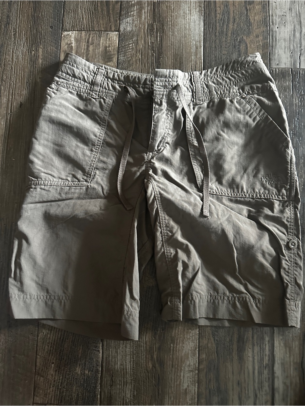 North Face Women’s sz 6 Shorts